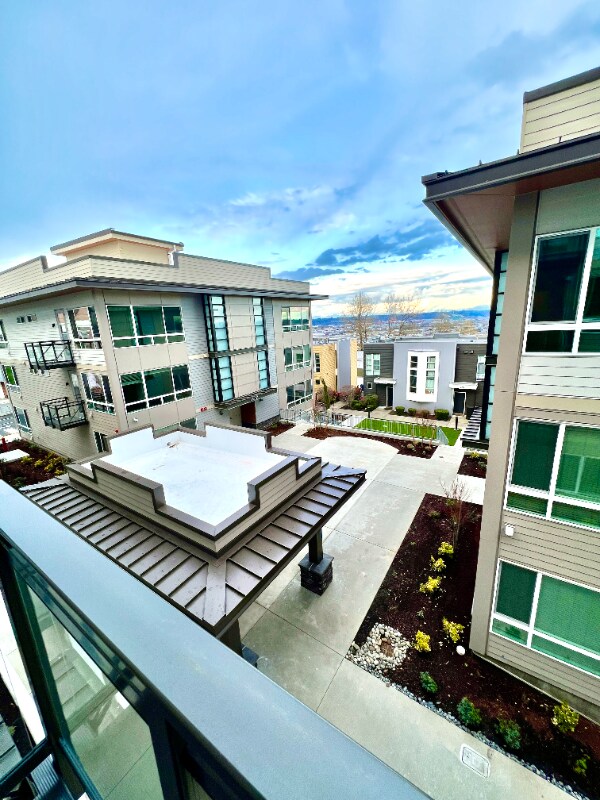 Building Photo - 2330 Yakima Ct