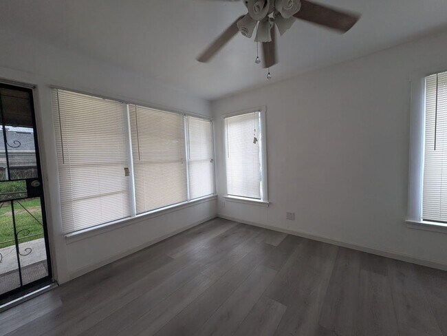 Building Photo - 1412 Leafdale Ave