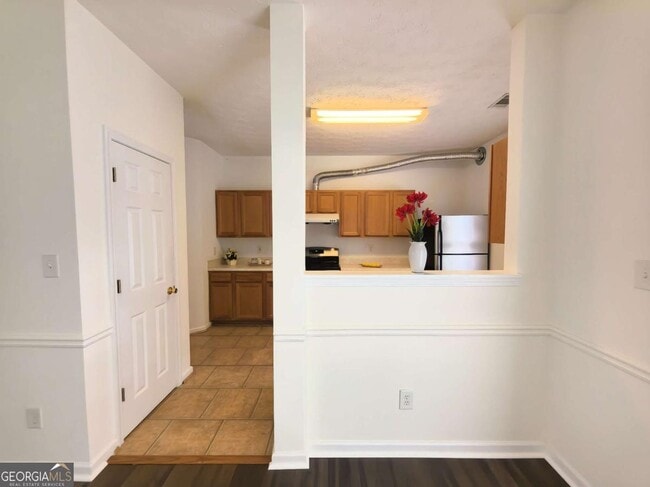 Building Photo - 619 Kenridge Way