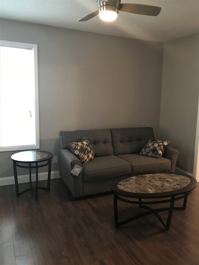 Building Photo - 314 Pleasant St