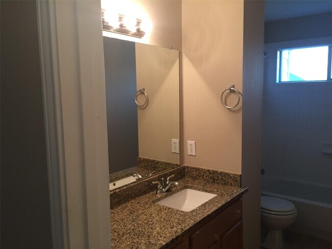 Building Photo - 3600 Lombardy Dr