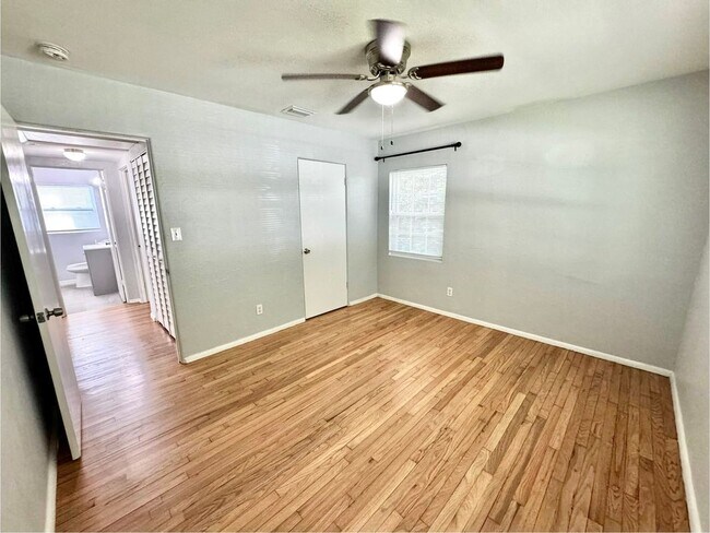Building Photo - 115 N Hampton Ave