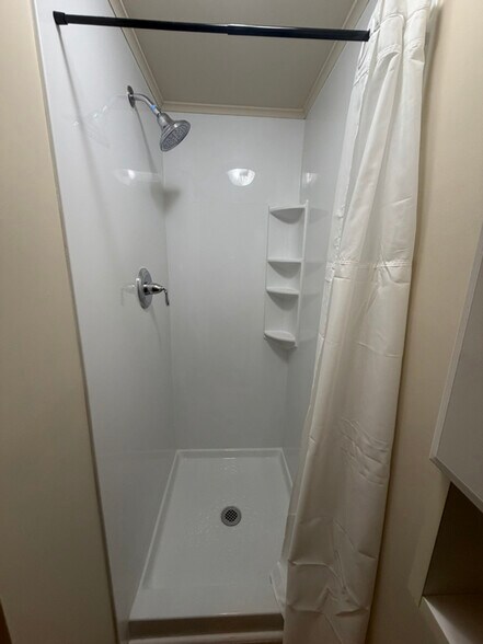 Building Photo - 190 Hoskins Rd