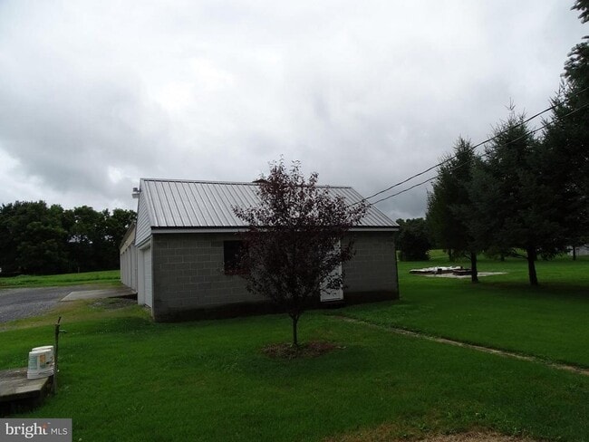 Building Photo - 7512 Friendship Village Rd