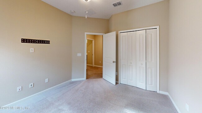 Building Photo - 3965 Cloverdale Ct