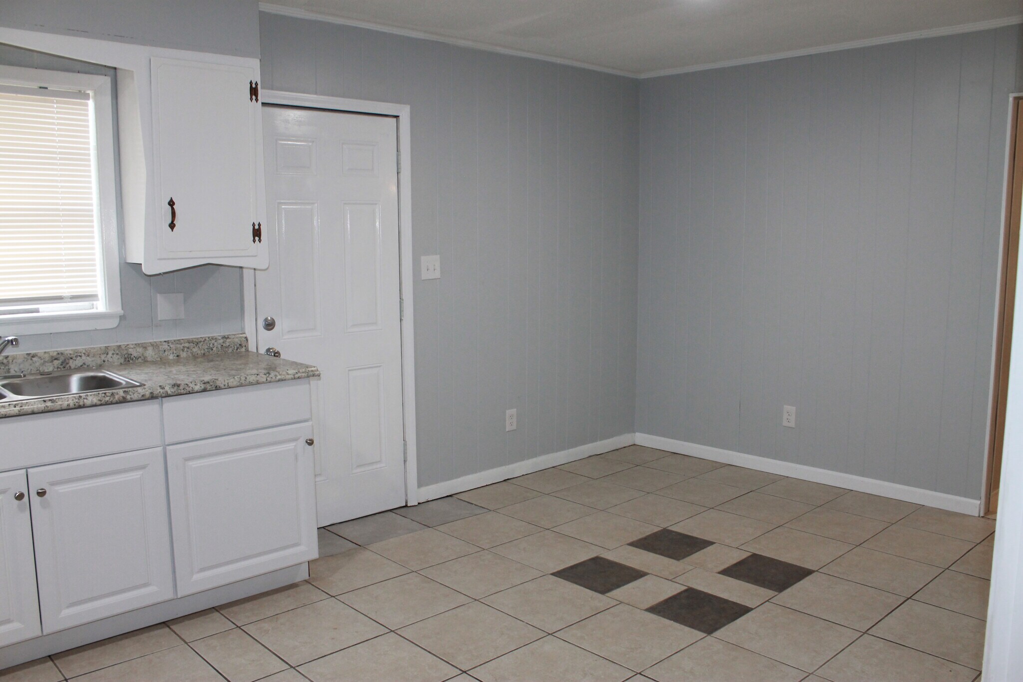 Building Photo - 849 Nantes Way