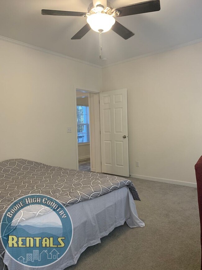 Building Photo - Modern Home Near New Market Center and Downtown Boone