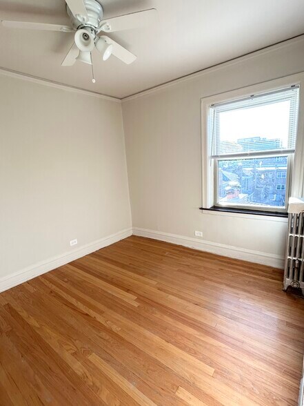 Building Photo - 5234 N Rockwell St