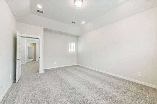 Building Photo - 583 Avisa Dr