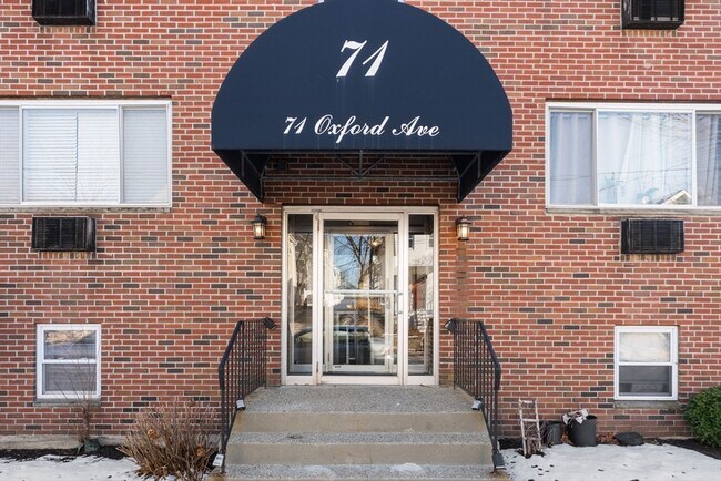 Building Photo - 71 Oxford Ave