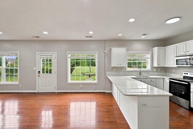 Building Photo - 3265 Marston Pl