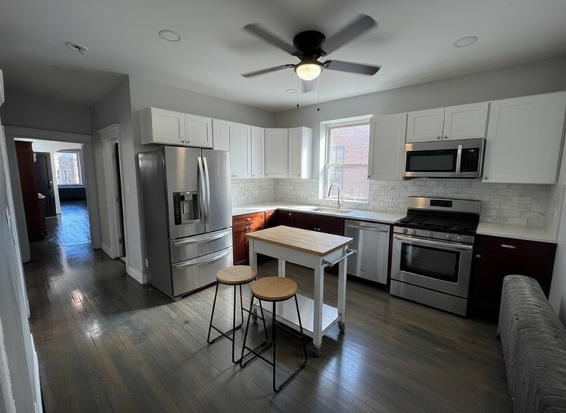Kitchen - 736 N Homan Ave