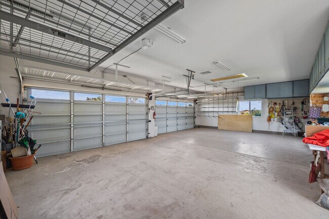 Building Photo - 15830 Rawhide Ln