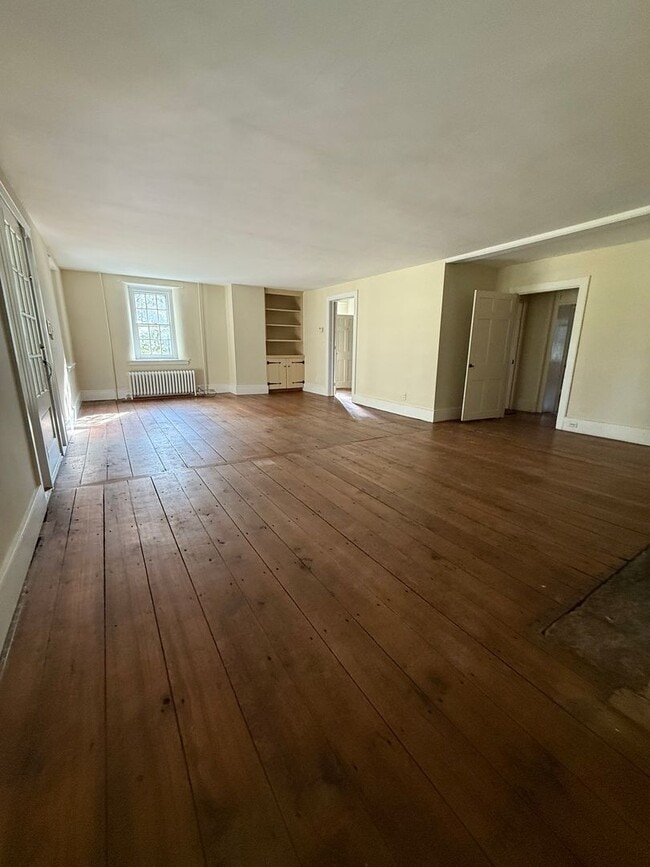 Building Photo - Charming Doylestown Modern Farmhouse