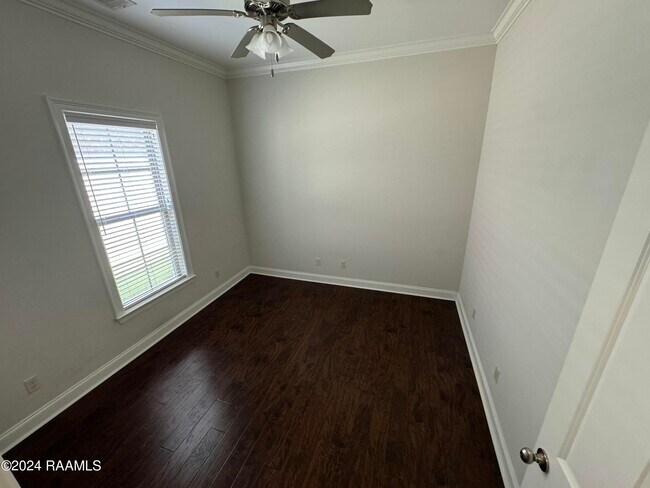 Building Photo - 216 Golden Cypress Dr