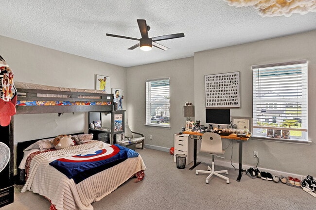 Building Photo - Like New Luxury Home For Rent In St. John County.