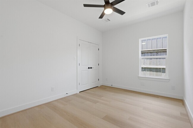 Building Photo - 5921 Mountwood St