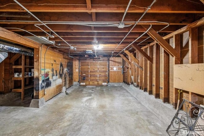 Building Photo - 845 44th Ave