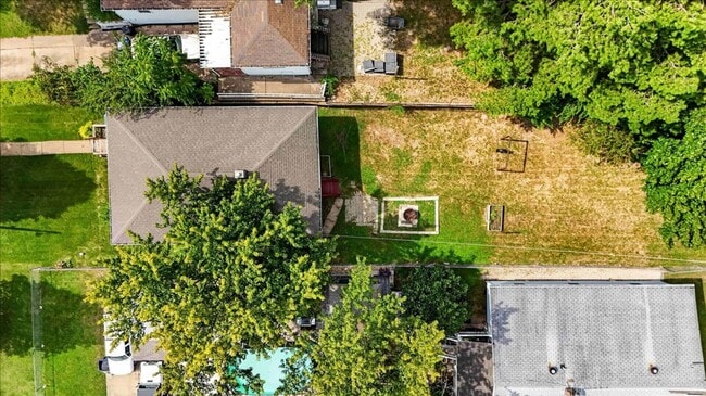 Building Photo - 6737 Plateau Ave