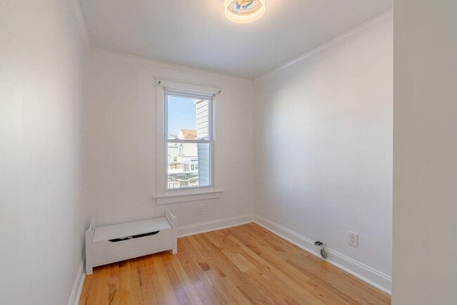 Building Photo - 179 Hobart Ave