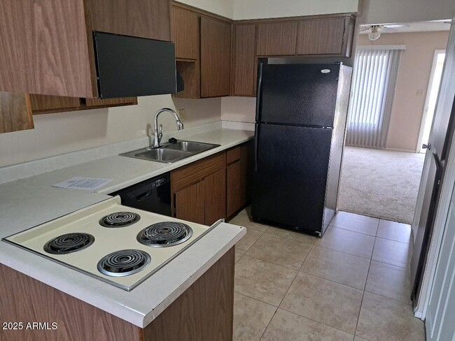 Building Photo - 4707 S Stanley Pl