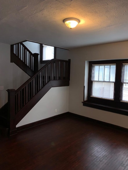 Building Photo - 4224 Carrollton Ave
