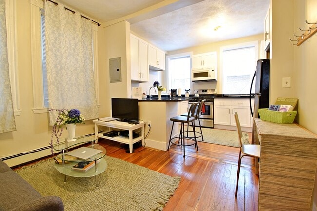 Building Photo - North End 2 bed....