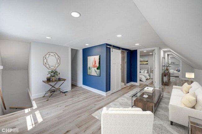 Building Photo - 3810 N Troy St