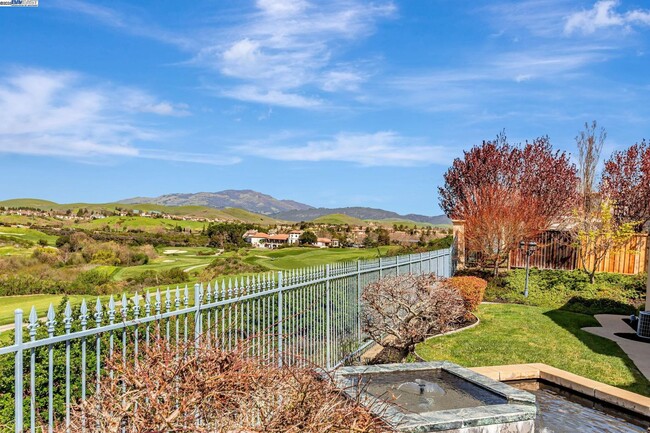 Building Photo - Luxury Living in The Bridges Golf Course C...