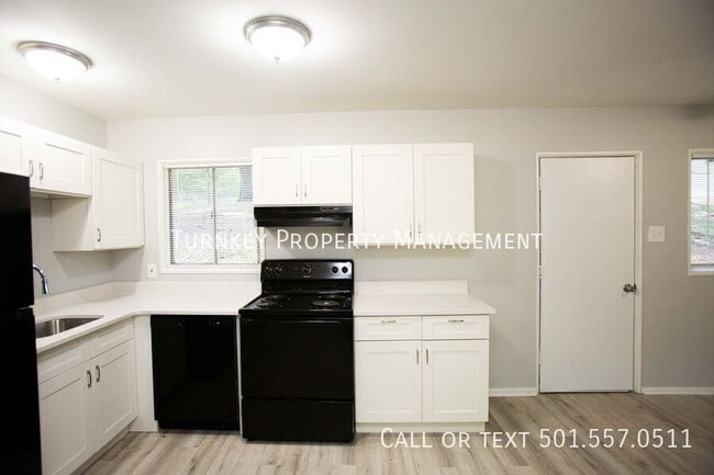 Building Photo - 6 Edgemont Dr