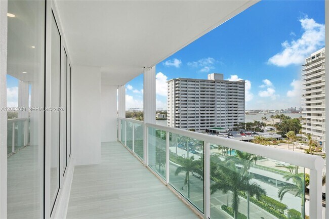 Building Photo - 2100 S Ocean Ln