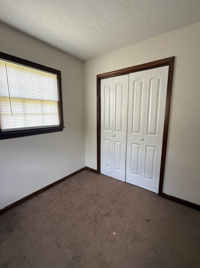 Building Photo - 95 Plum Orchard Rd
