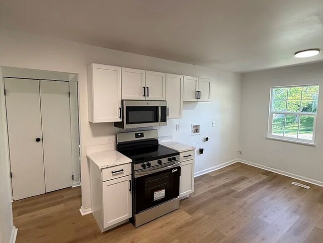 Building Photo - 3540 Teaberry Dr