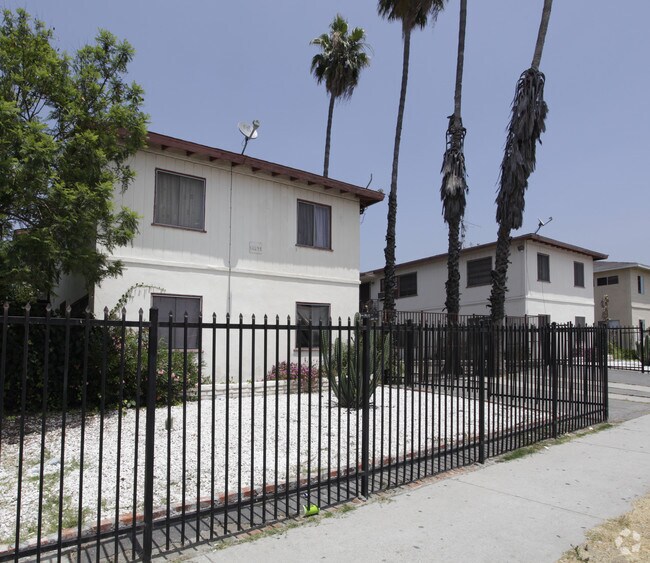 Primary Photo - 11473-11477 Sherman Way