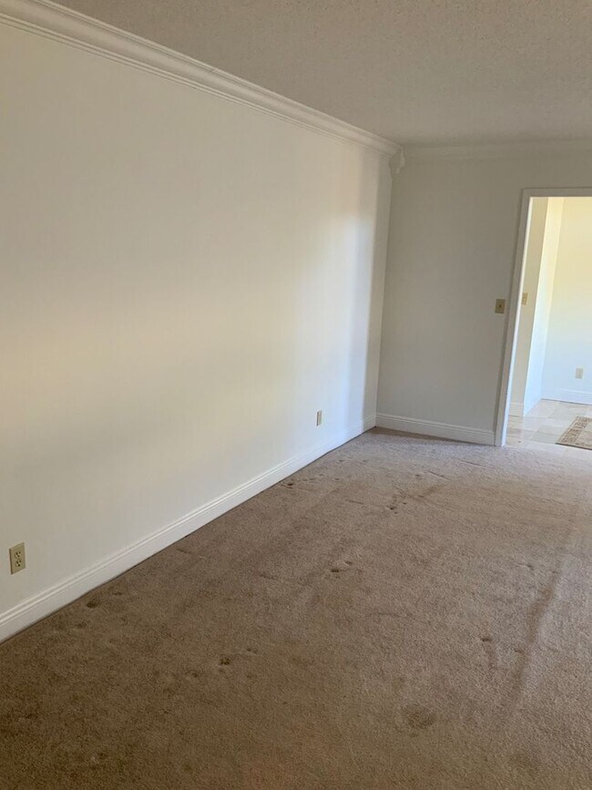 Building Photo - 971 Manningham Rd