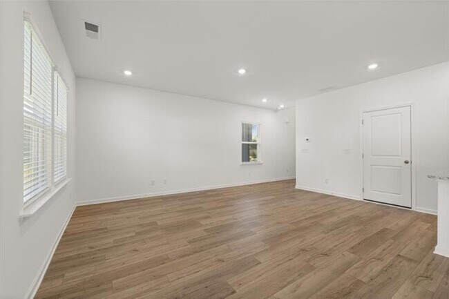 Building Photo - 458 Red Dragon Dr