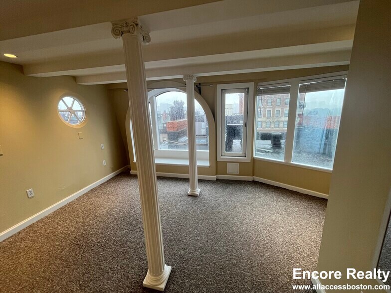 Building Photo - 109 Beacon St