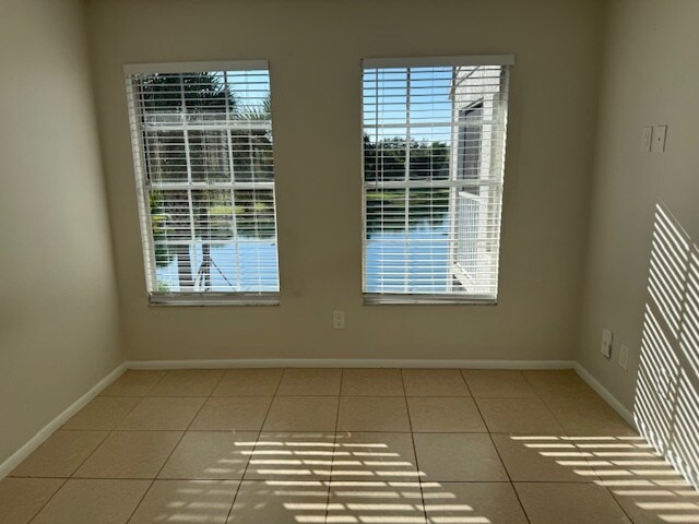 Building Photo - 153 Santa Clara Dr