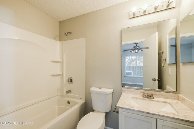 Building Photo - 121 Buck Run Way