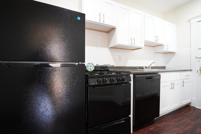 Building Photo - 8 Vinal St