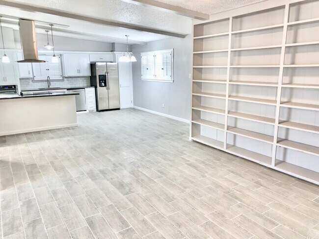 Building Photo - 4318 59th St
