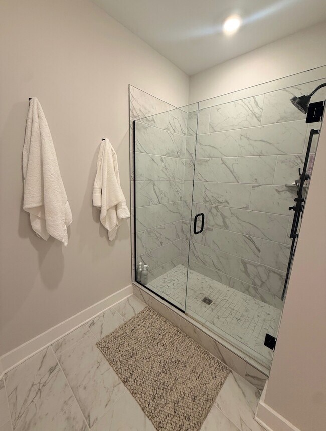 Building Photo - 9030 Headwaters Dr
