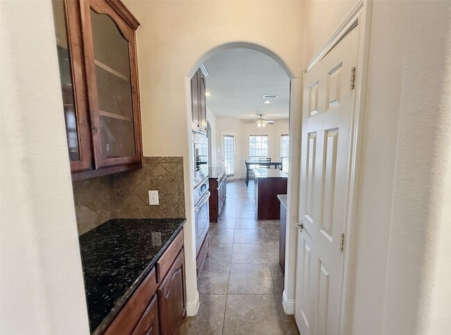 Building Photo - 6413 Fitzgerald Dr