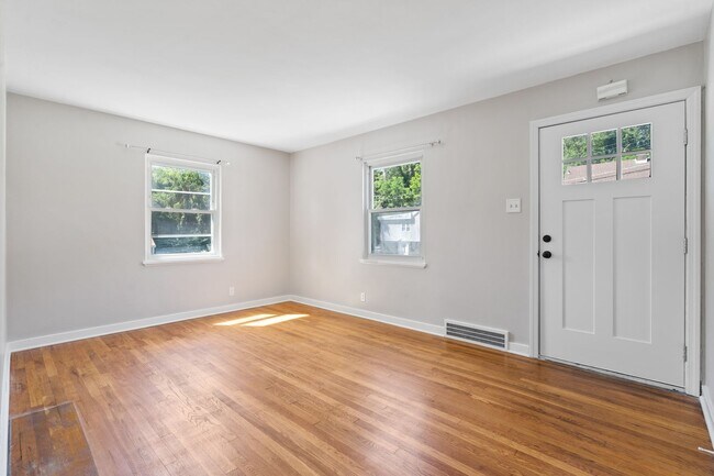 Building Photo - Entirely Renovated 3 bed, 1 bath in Overbrook- Brand New Kitchen and Bathroom!!