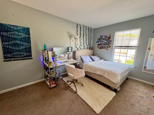 Building Photo - 543 Shakespeare Dr