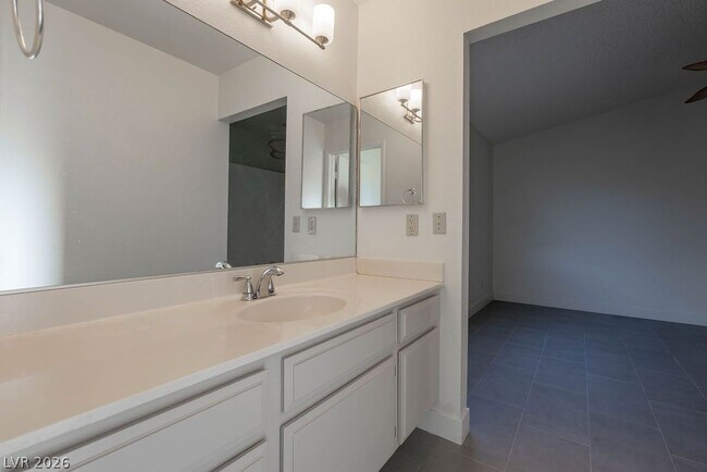 Building Photo - 7045 Sawtooth Dr