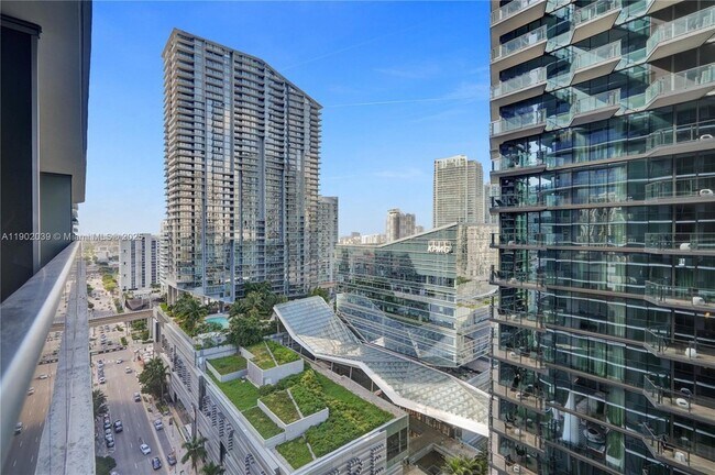 Building Photo - 801 S Miami Ave