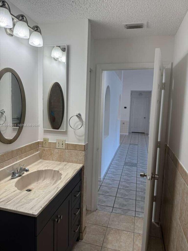Building Photo - 7403 Winter Garden Pkwy