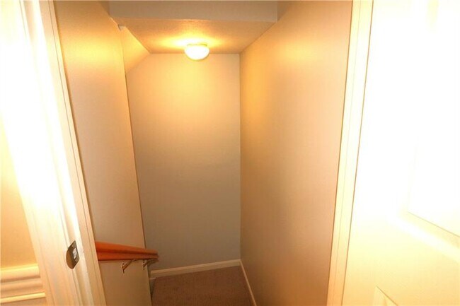 Building Photo - 2014 Trillium Ct