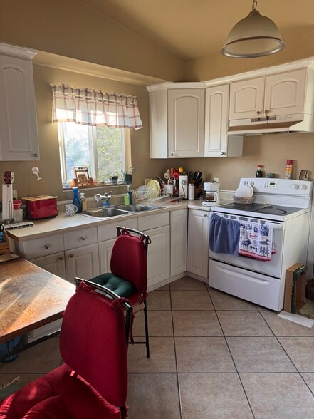 Kitchen - 486 Kea St
